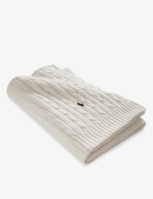 Logo-embroidered cable-knit cotton throw 130cm x 180cm - Image 1