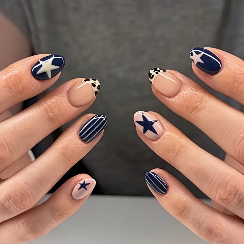 24pcs Short Oval Blue and White Star Design - Glossy Press-On Nails for Women, Perfect for Daily Wear or Parties, Accessories: Nail File and Jelly Glue