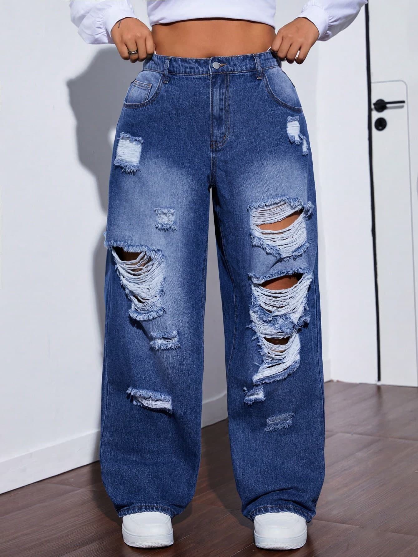 SHEIN ICON Plus Size Women Casual Loose Pocket Wide-Leg Jeans - Image 1