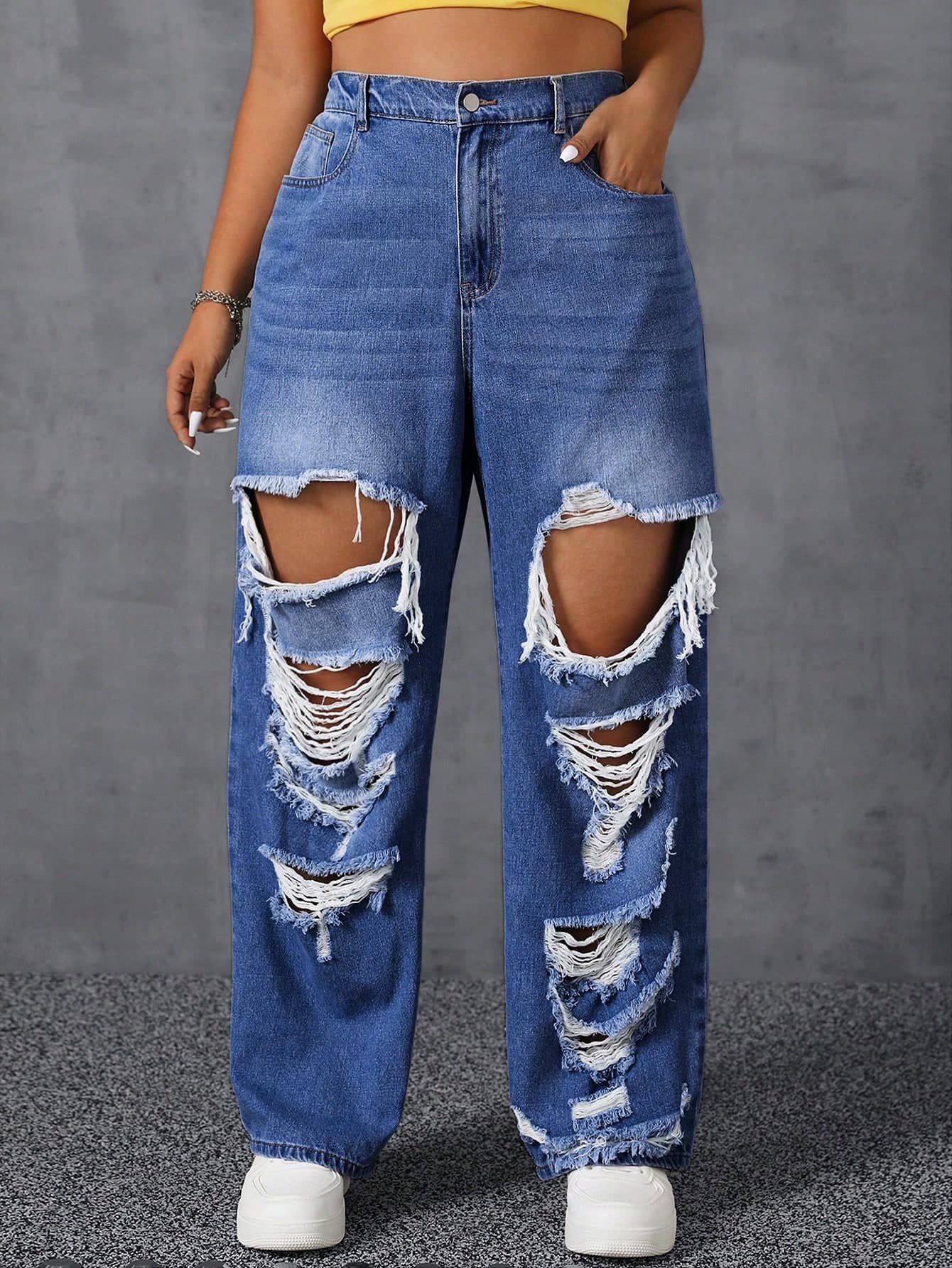 SHEIN EZwear Plus Size Front Button Pocket Distressed Simple Casual Denim Jeans - Image 1