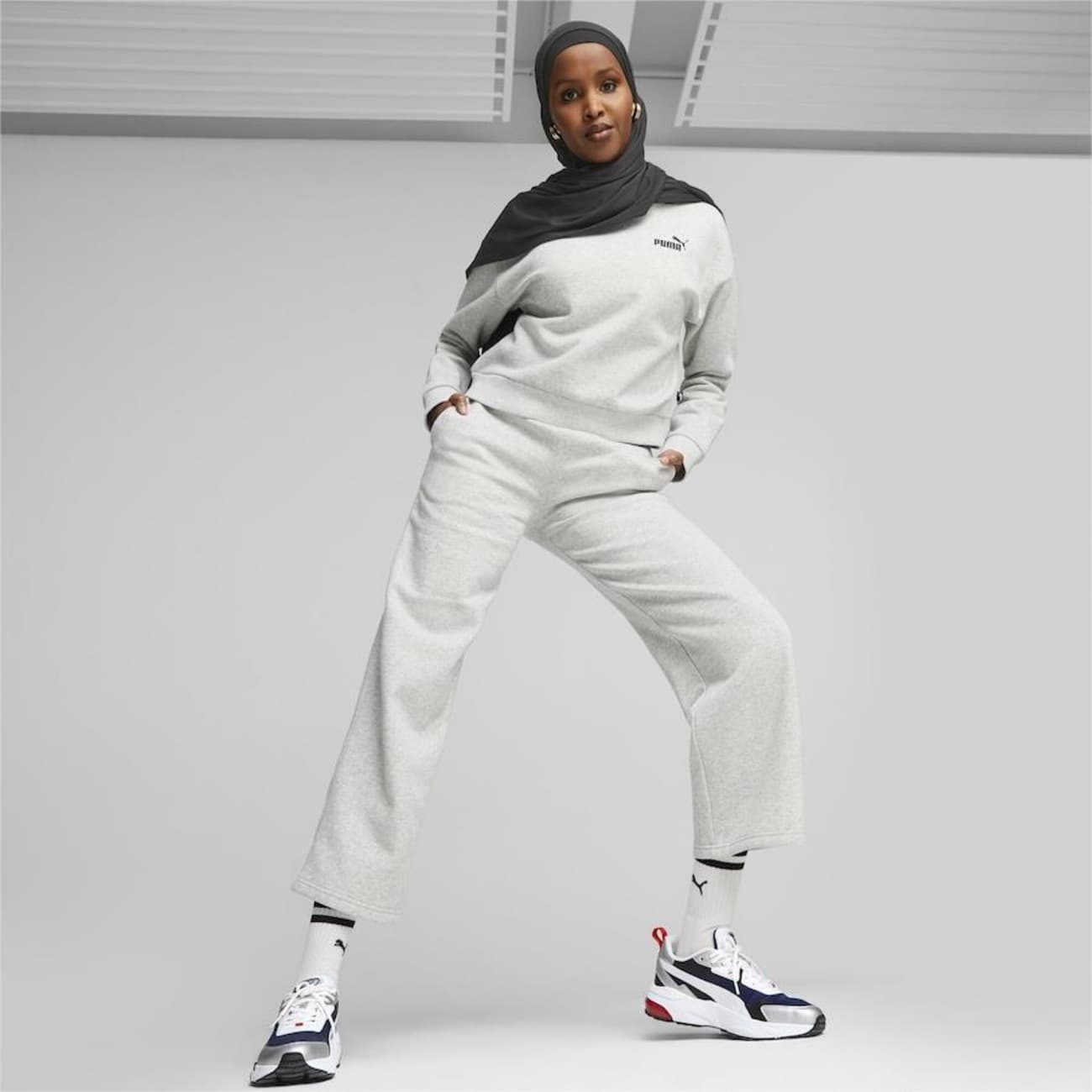 Calça de Moletom Puma Ess+ Straight Leg - Feminina thumbnail 2