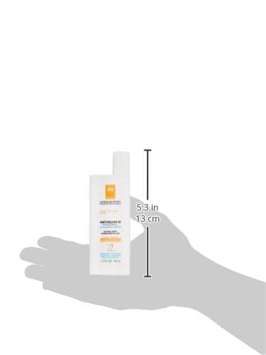 La Roche-Posay Anthelios Sunscreen SPF 40, Ultra-Light Fluid Broad Spectrum SPF 40, Face Sunscreen with Titanium Dioxide Mineral, Lightweight & Fast-Absorbing, Oil-Free, Matte Finish thumbnail 10