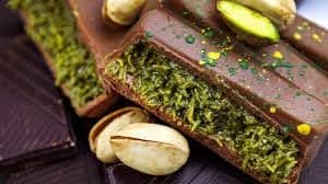bouchaard dubai chocolate 16oz box pistachio & knafeh thumbnail 3