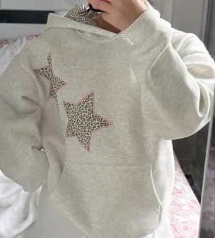 Chvity Womens Star Graphic Hoodies Oversized Y2k Leopard Print Hooded Sweatshirt Teen Girls Casual Cheetah Unisex Streetwear thumbnail 3