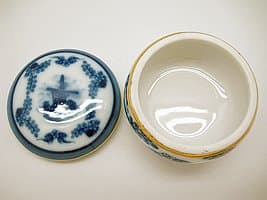 Essence of Europe Gifts Classic Victorian Themed Delft Blue Ceramic Vintage 2.5" Round Jewelry Box | GermanGiftOutlet thumbnail 2