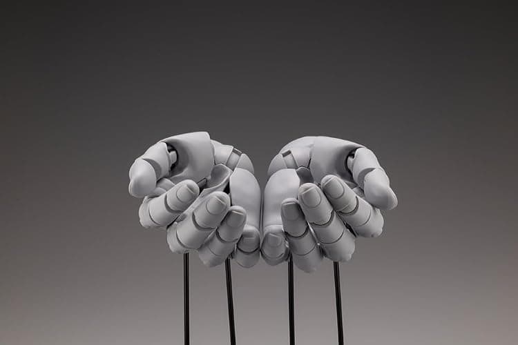 Kotobukiya ARTIST SUPPORT ITEM Hand Model / L -GRAY - 1/1 Scale Action Figure thumbnail 4