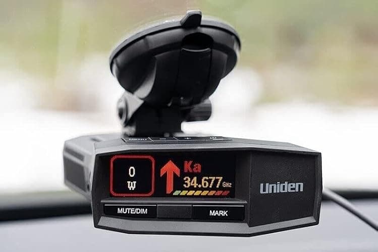 UNIDEN R8 Extreme Long-Range Radar/Laser Detector, Dual-Antennas Front & Rear Detection w/Directional Arrows, Built-in GPS w/Real-Time Alerts, Voice Alerts, Red Light Camera and Speed Camera Alerts thumbnail 9