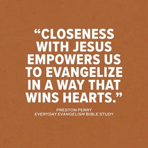 Everyday Evangelism - Bible Study Book with Video Access: Pursuing Hearts, Not Arguments thumbnail 4