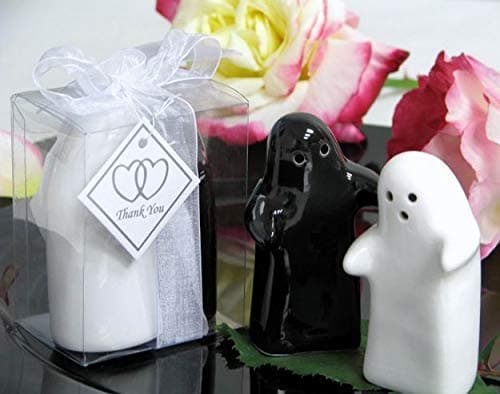 Salt and Pepper Shakers Cute Decorative Novelty Hugging Shakers Couple Set Black and White Modern and Vintage Hug Design Easy to Refill and Dispenser Shaker Set thumbnail 2
