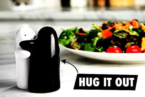 Salt and Pepper Shakers Cute Decorative Novelty Hugging Shakers Couple Set Black and White Modern and Vintage Hug Design Easy to Refill and Dispenser Shaker Set thumbnail 3