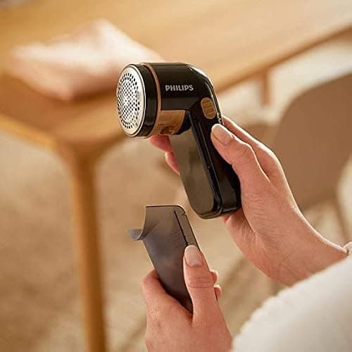 Philips Fabric Shaver – Fast Pill Removal, 8800 RPM, Large Blade Surface, 3 Mesh Hole Sizes, Safe on All Fabrics, Easy Clean Container, 2 AA Batteries, Compact Design (GC026/80) thumbnail 6