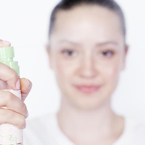 Pixi + Hello Kitty Makeup Fixing Mist |Lightweight Setting Spray | 80 ml / 2.7 fl oz - Hello Kitty thumbnail 4