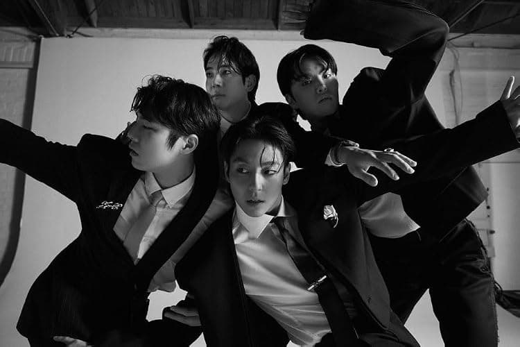 The Rose DUAL 2nd Album CD+Photobook+Photocard+Sticker pack+Trackin Sealed Kim Woosung (Deluxe Box SET(DAWN+DUSK)) thumbnail 6