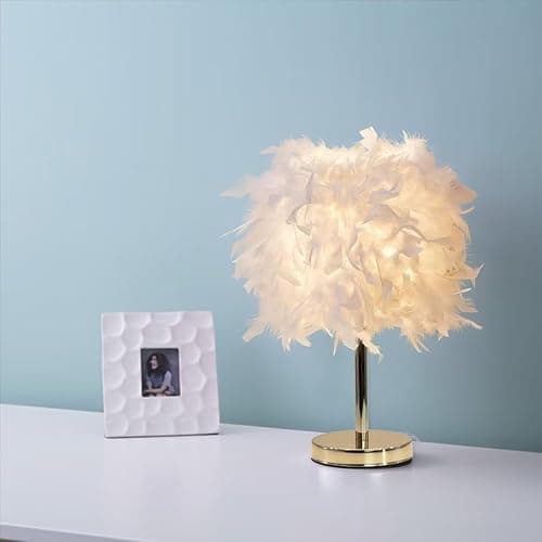 GUANSHAN Weiße Feder-Tischlampe, Nachttischlampe mit goldenem Sockel, Feder-Tischleuchte, Schreibtisch-Lampenschirm für Schlafzimmer, Heimdekoration, Fotografie-Requisiten thumbnail 4