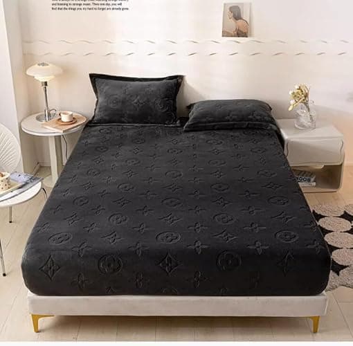 Thickened Milk Velvet Bedsheet, 3 Piece Set Coral Velvet Mattress Protective Cover, Winter Plush Bedsheet Cover - Image 1