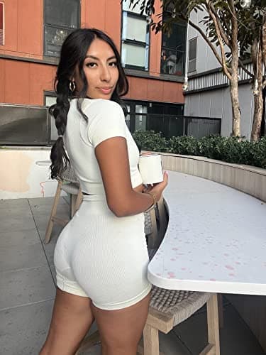 YNNTHY Women's 3 Piece Workout Shorts Yoga Seamless Ribbed High Waisted Spandex Booty Biker Shorts thumbnail 2