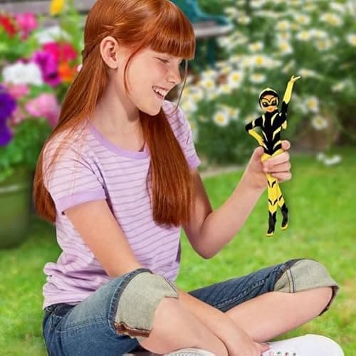 Miraculous Ladybug and Cat Noir Toys Vesperia Fashion Doll | Articulated 26cm Vesperia Doll with Accessories Kwami | Zoe Superhero Figurine | Bandai Dolls Range thumbnail 2