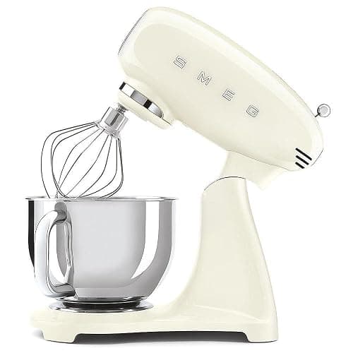 Smeg, Robot Pâtissier SMF03CREU, 10 Niveaux de Vitesse, Fonction Mise en Marche Progressive, Bol 4,8 L, Verrouillage Moteur de Sécurité, 3 Batteurs, Crochet et Couvercle Fournis, 800W, Crème thumbnail 6