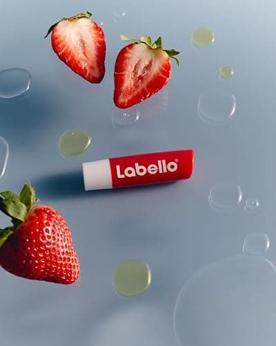 LABELLO Strawberry Shine (1 x 5,5 ml), Baume à lèvres enrichi en huiles naturelles et vitamines C & E, Soin des lèvres Hydratation longue durée pendant 24H thumbnail 3