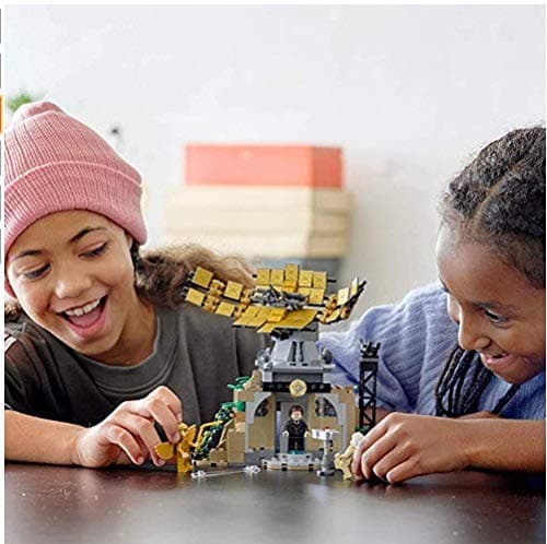 LEGO DC Wonder Woman vs Cheetah 76157 with Wonder Woman (Diana Prince), The Cheetah (Barbara Minerva) and Max; Action Figure Toy for Kids Aged 8 and up (371 Pieces) thumbnail 2