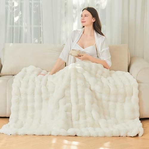 The Malibu Blanket - LuxeComfort Faux Fur Bubble Blanket 50"x60" Lighthouse Cream - Luxuriously Soft, Elegant, Reversible Design, Home Décor, Picnics, and Travel (Lighthouse Cream, Throw 50x60) thumbnail 3