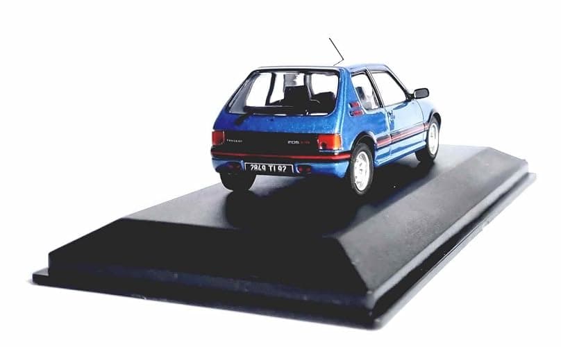 Odeon Voiture de Collection Peugeot 205 GTI 1.9 de 1988 Bleu Métallisée 1/43 - Image 1