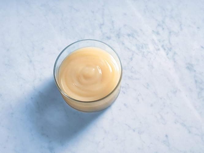 Ghirardelli White Chocolate Flavored Sauce Squeeze Bottle, 16 oz thumbnail 3