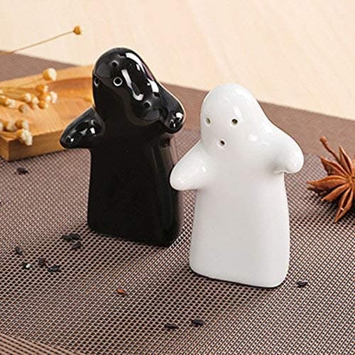 Salt and Pepper Shakers Cute Decorative Novelty Hugging Shakers Couple Set Black and White Modern and Vintage Hug Design Easy to Refill and Dispenser Shaker Set thumbnail 5