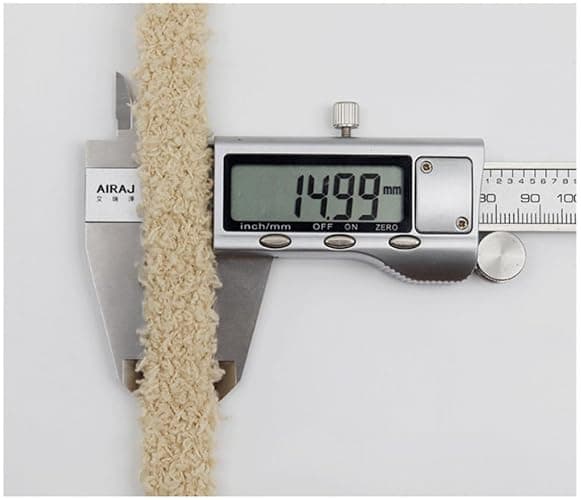 XIANMY Lacets en Peluche pour Chaussures Plates et moelleuses 1,5 cm Cordons de Rechange pour Baskets Chaussures de Sport Chaussures décontractées Bottes 200 cm Blanc thumbnail 2