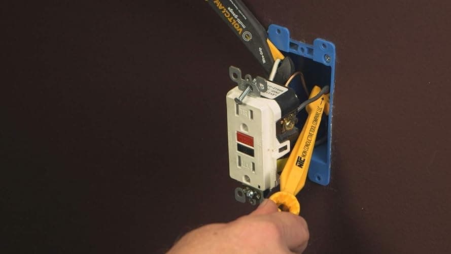 VOLTCLAW-12 Nonconductive Electrical Wire Pliers thumbnail 2