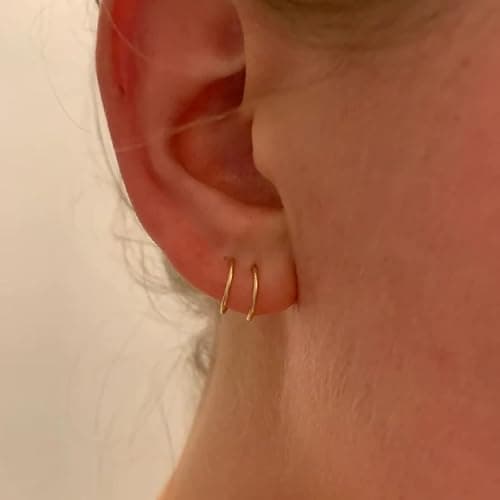Goenjoy Double Hoop Earrings for Single Piercing，Double Earrings for One Hole, Twist Double Hoop Huggie Earrings, Wrap Earrings Spiral Earrings for Women thumbnail 2