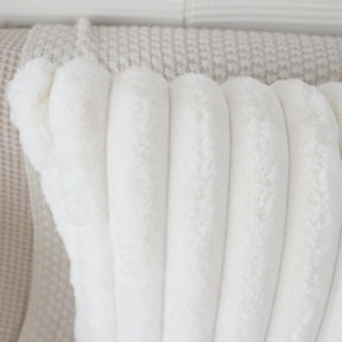 NIULAA Cream White Cushion Covers 45 x 45 Fluffy Faux Fur Cushion Covers 18x18 Set of 2 Pillow Covers Soft Plush Pillowcases for Sofa Bed Moroccan Style Home Decor Cushion Cover thumbnail 4