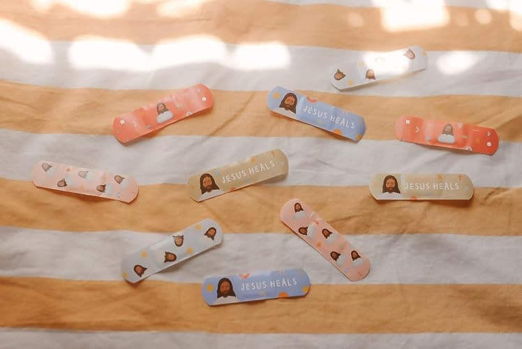 Be A Heart Original Jesus Heals Bandages, Kids Adhesive Bandages, Band-Aid for Kids (2 Bandage Tins) thumbnail 9