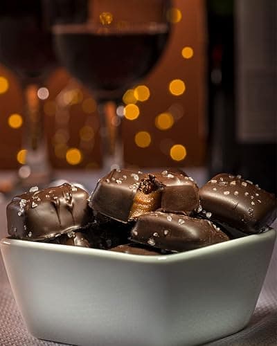 Sanders Dark Chocolate Sea Salt Caramels (32 oz Tub) – Handcrafted Small Batch Slow Cooked Caramel, Sea Salt Dark Chocolate with Rich Indulgent Flavor, Sweet & Salty - Sea Salt Caramel - 32 Ounce (Pack of 1) thumbnail 3