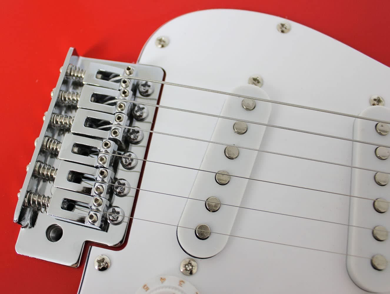Guitarra Elétrica Queen's ST Vermelha – Inclui Kit com Palhetas, Cabo P10 c/adaptador P10/P2 e Chaves Allen thumbnail 5