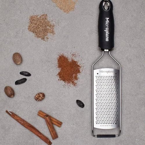 Microplane Gourmet Series Hard Cheese Grater (Fine, Black) thumbnail 2