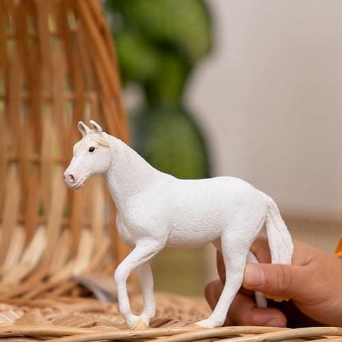 Schleich Farm World Camarillo Mare Horse Figurine - Realistic and Durable Farm Animal Toy Figure with Authentic Details, Fun and Imaginative Play for Boys and Girls, Gift for Kids Ages 3+ thumbnail 2