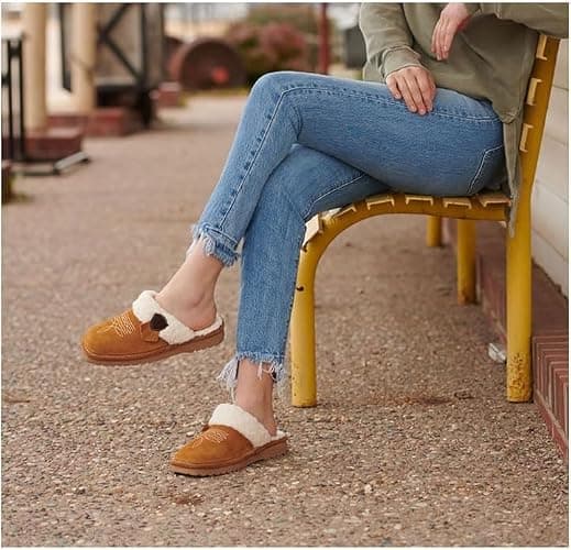 ARIAT Women's Jackie Square Toe Warm Soft Genuine Suede Leather Indoor Outdoor Slippers with Plush Collar thumbnail 2