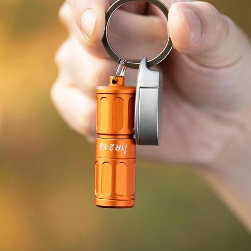 OLIGHT i1R2 Pro EOS Mini Torcia 180 Lumen Portachiavi Torcia USB Ricaricabile Luminosa, IPX8 Impermeabile 2M Protezione Anticaduta Piccola per Campeggio All'aperto (Arancia) thumbnail 2