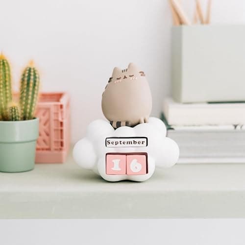 Official Pusheen Calendar | Pusheen Merchandising | Pusheen Gifts | Pusheen Figure | Kawaii Stuff | Pusheen Plush thumbnail 2