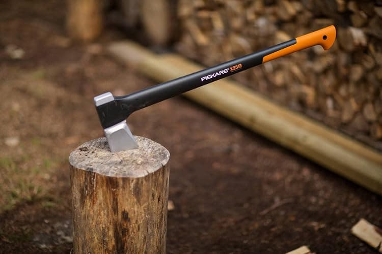 Fiskars Splitting Axe XL X25, 2.5 kg, incl. storage and carrying case, Length: 77 cm, Non-stick high Steel blade covering/fibreglass handle, Black/Orange, 1055683 thumbnail 6