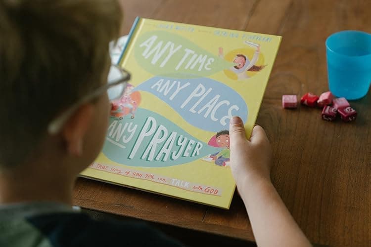 Any Time, Any Place, Any Prayer Storybook: A True Story of How You Can Talk With God (Illustrated Bible book to gift kids ages 3-6 and help them to pray) (Tales That Tell the Truth) thumbnail 13
