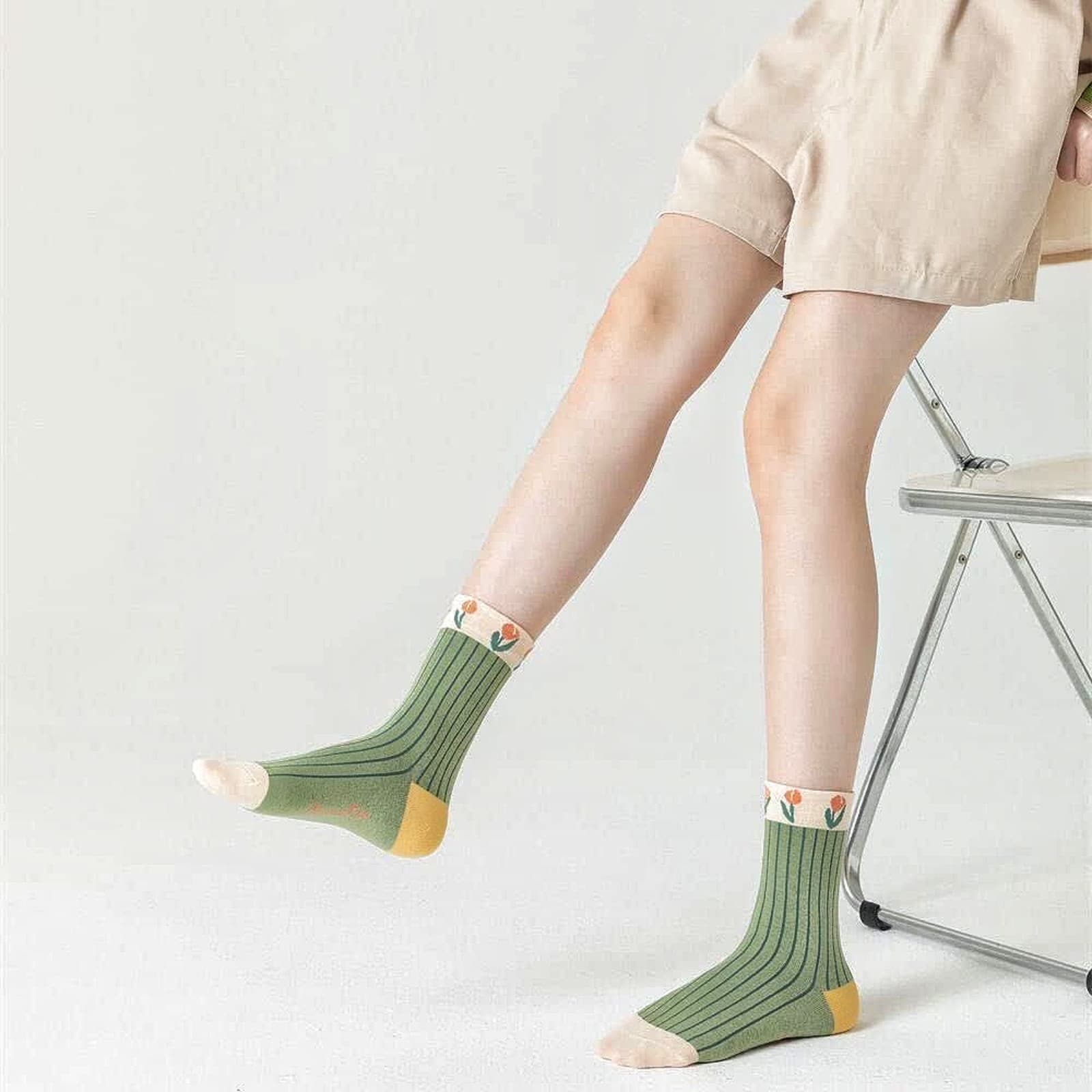 Casual Vintage Floral Cotton Socks for Women 4 Pairs Cute Ruffle Slouch Socks 5-9 for Teen Grils Above Ankle Athletic Socks, Tulip Series(4 Pairs), 5-9 thumbnail 5