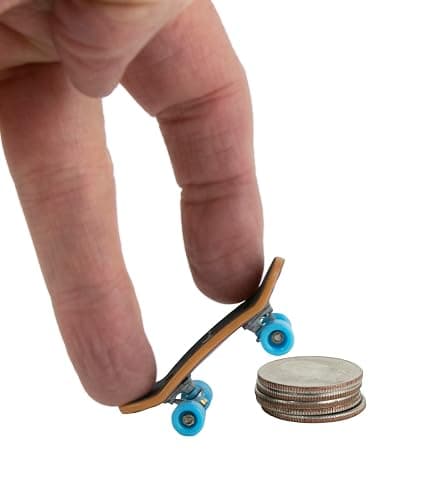 World's Smallest Tech Deck, Miniature thumbnail 2