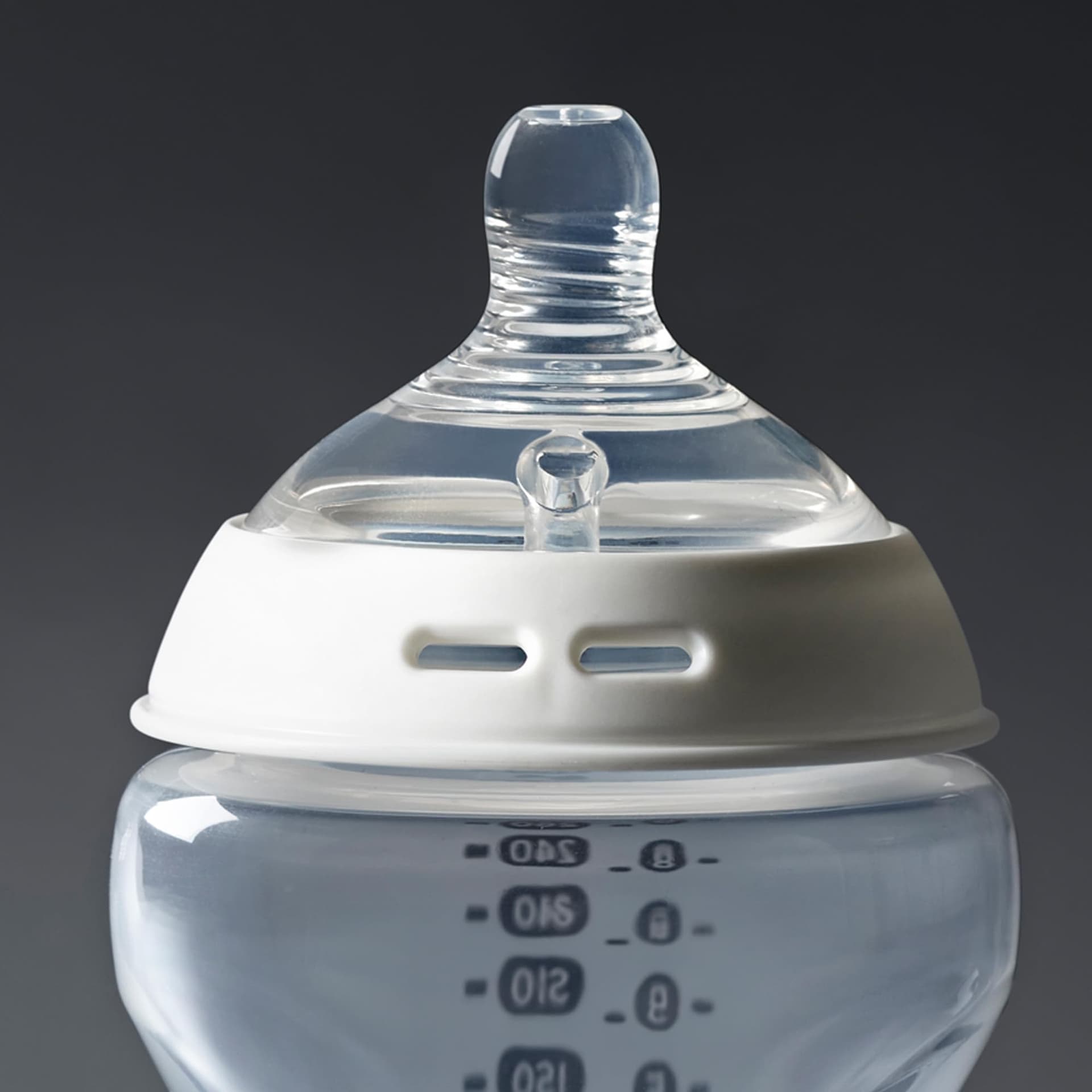 Tommee Tippee Natural Start Baby Bottle Teats, Medium Flow, 3 and up Months, Breast-Like for a Natural Latch, Anti-Colic Valve, Soft Silicone, Pack of 2 thumbnail 9