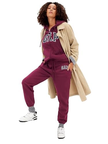 GAP Women's Logo Fleece Jogger - Image 1