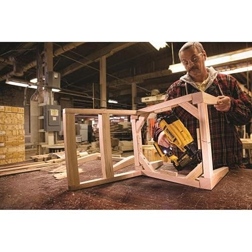 DEWALT DCN680B 20V MAX* XR® 18 GA Cordless Brad Nailer (Tool Only) thumbnail 4