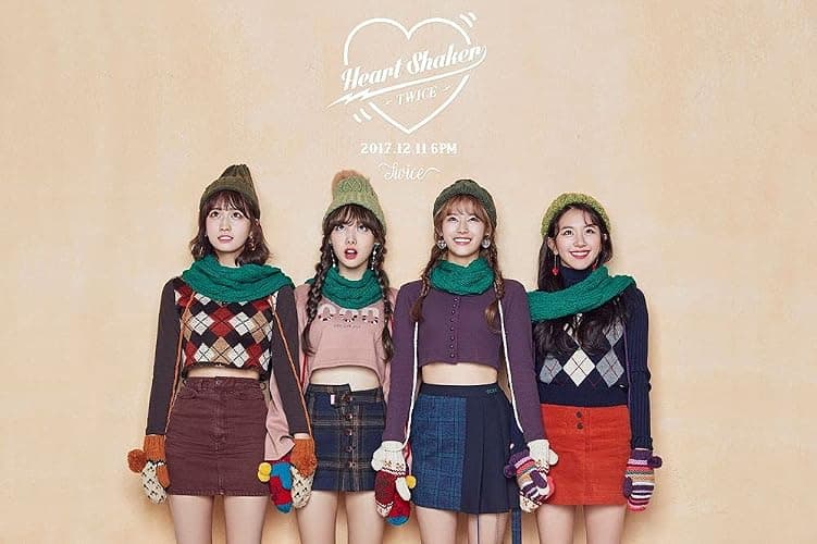 Twice -[Merry & Happy]1st Repackage Happy Ver CD+84p Photo Book+3p Photo Cards+1p Post Card+1p Sticker K-POP SEALED thumbnail 6