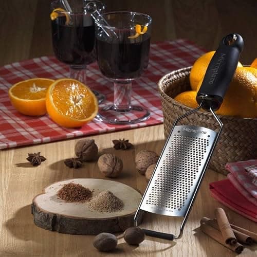 Microplane Gourmet Series Hard Cheese Grater (Fine, Black) thumbnail 5
