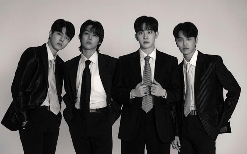 The Rose DUAL 2nd Album CD+Photobook+Photocard+Sticker pack+Trackin Sealed Kim Woosung (Deluxe Box SET(DAWN+DUSK)) thumbnail 5